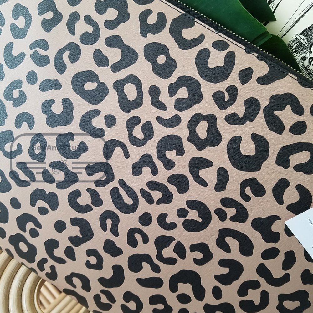 Kate Spade NWT staci graphic leopard l-zip universal laptop sleeve up to 15" - Picture 12 of 13
